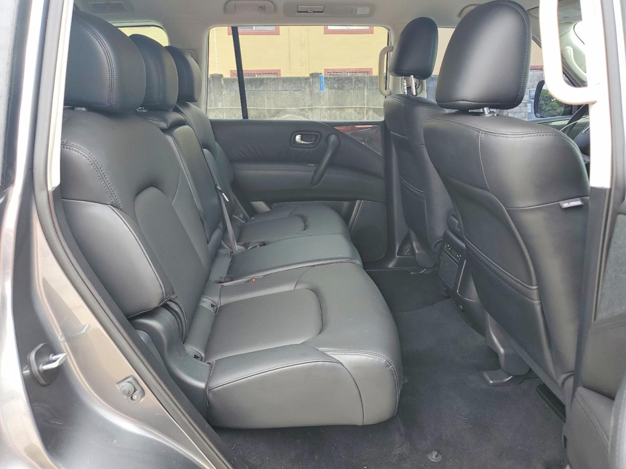 Nissan Armada Sv
