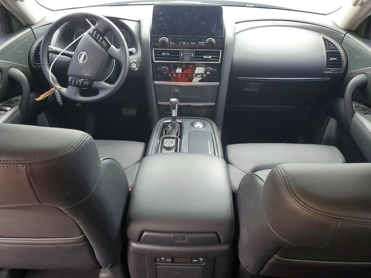 Nissan Armada Sv