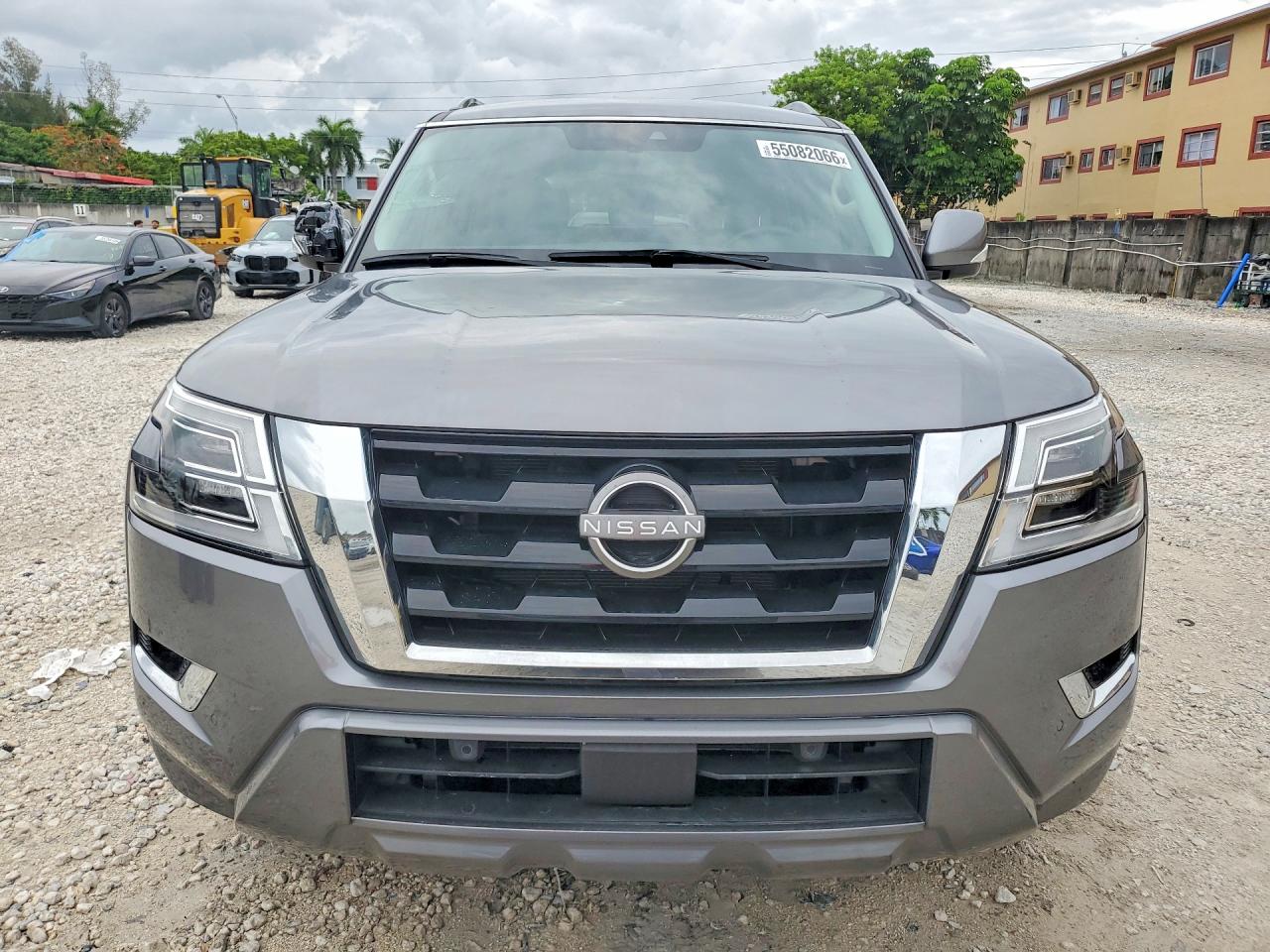 Nissan Armada Sv