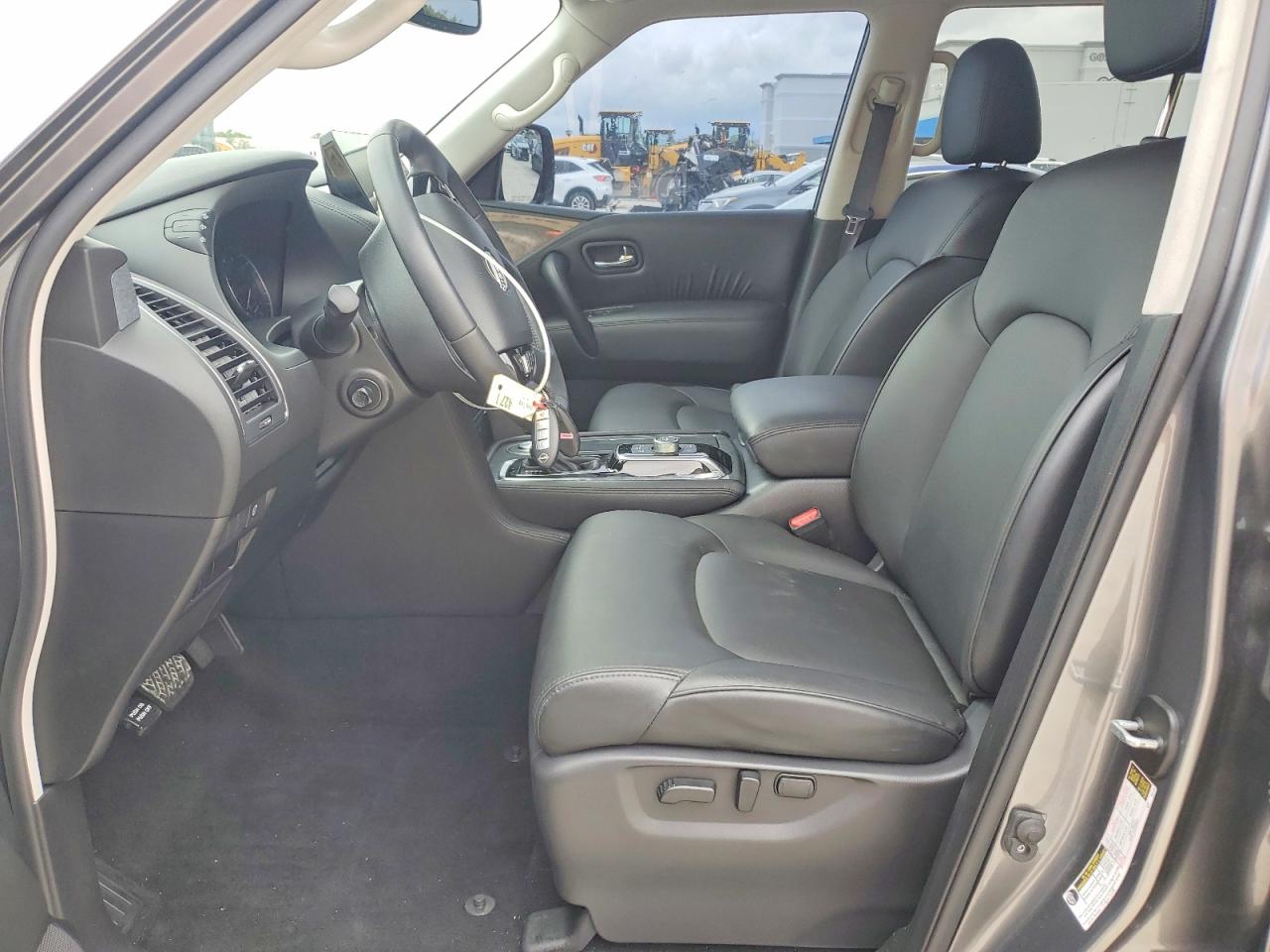 Nissan Armada Sv