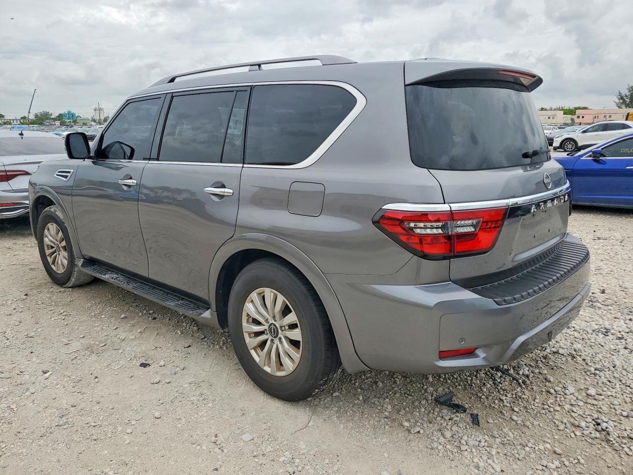 Nissan Armada Sv
