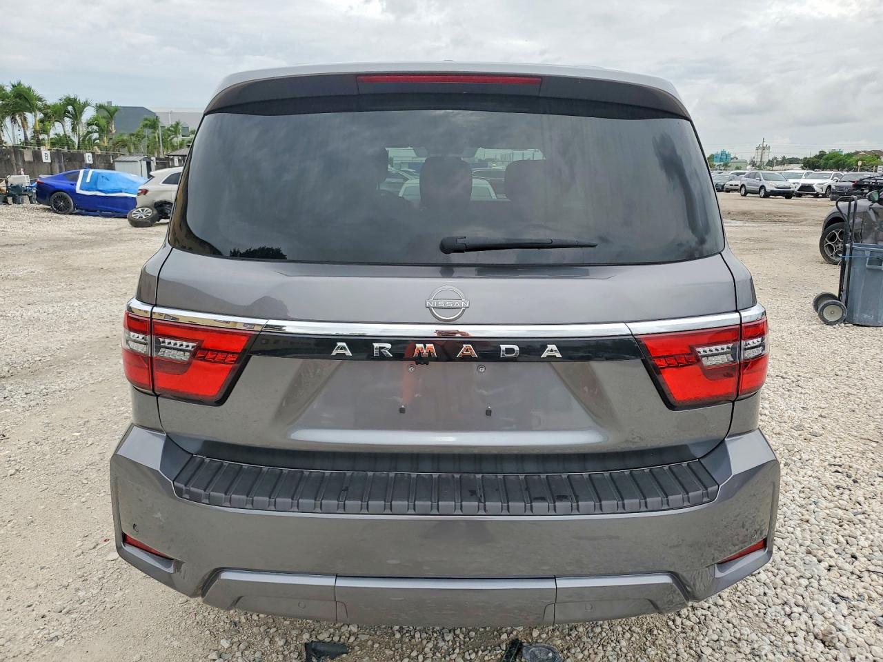 Nissan Armada Sv