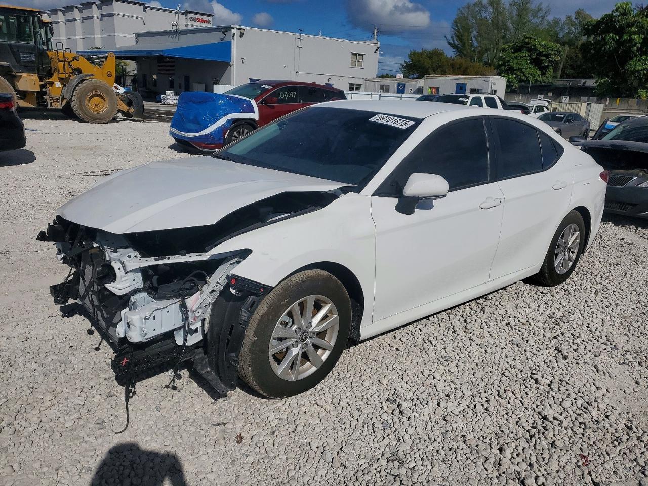 Salvage Toyota Camry Image