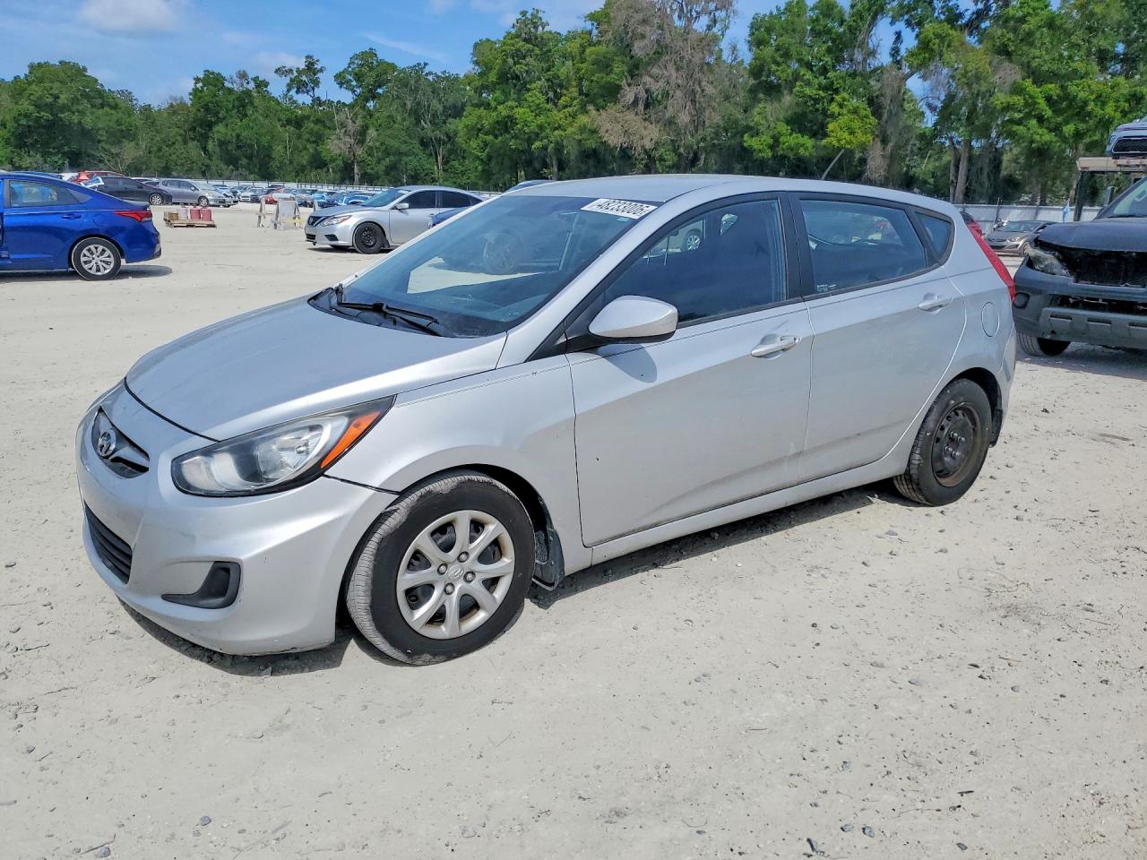 Salvage Hyundai ACCENT Image