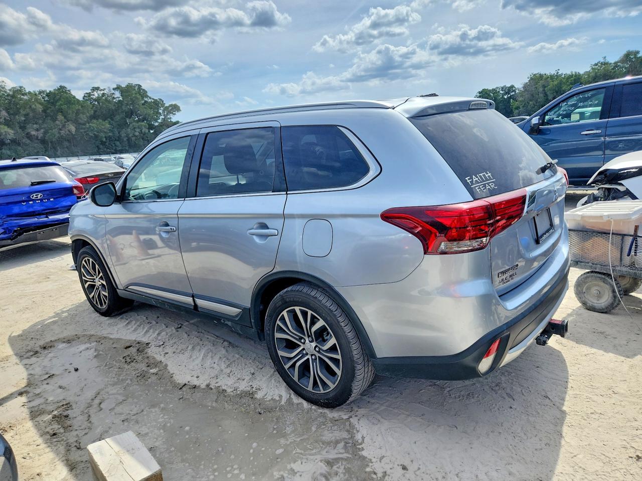 Mitsubishi Outlander Se