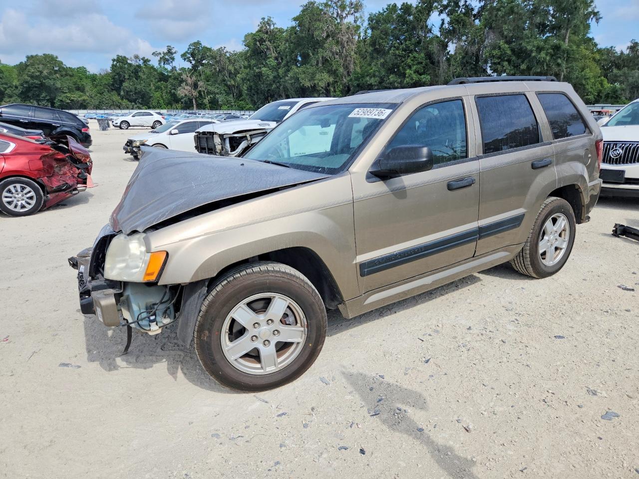 Salvage Jeep Grand Cherokee Image