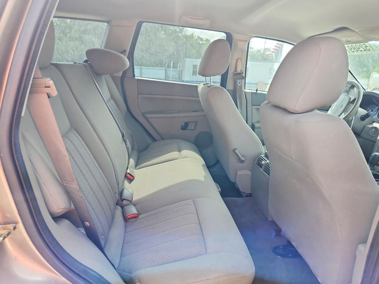 Jeep Grand Cherokee Laredo