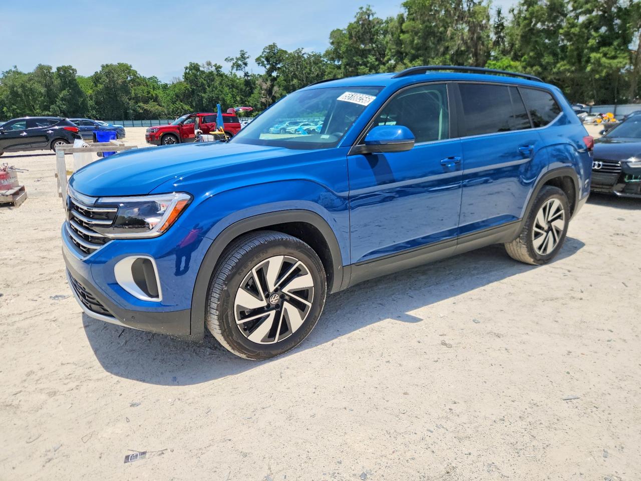 Salvage Volkswagen Atlas Image