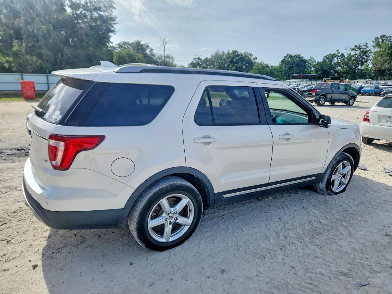 Ford Explorer Xlt