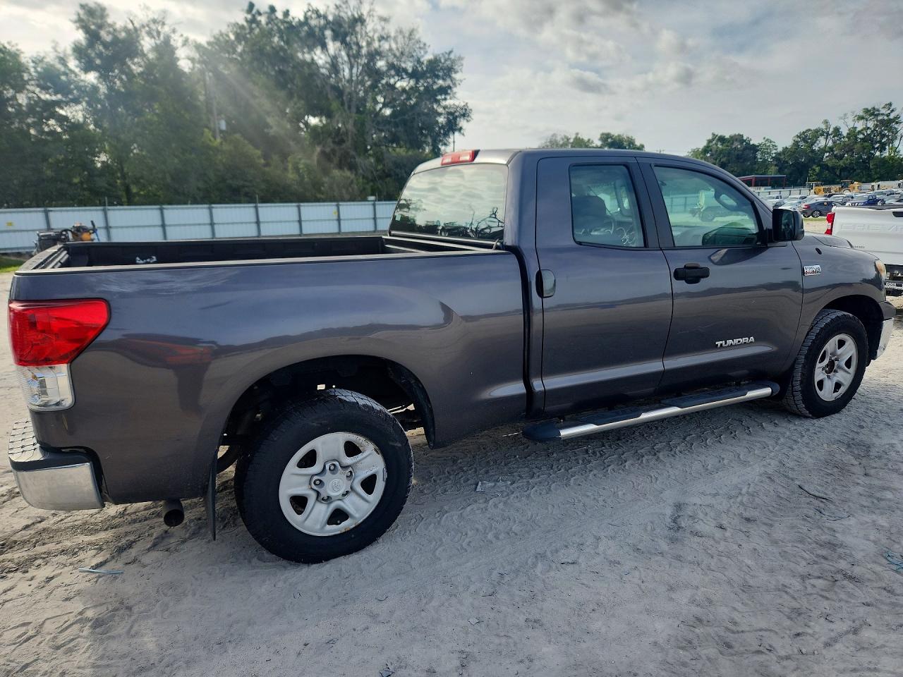 Toyota Tundra Double Cab Sr5