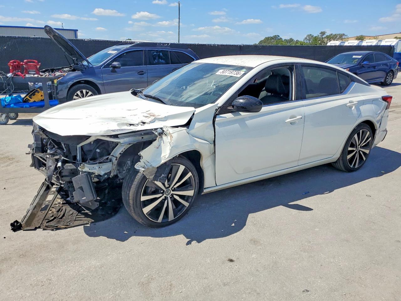 Salvage Nissan Altima Image