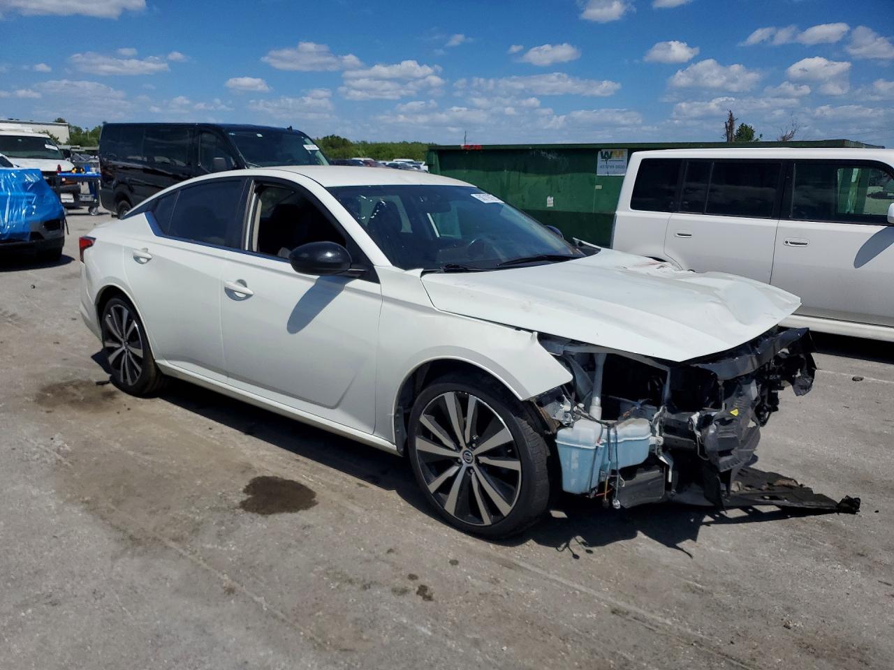 Nissan Altima Sr