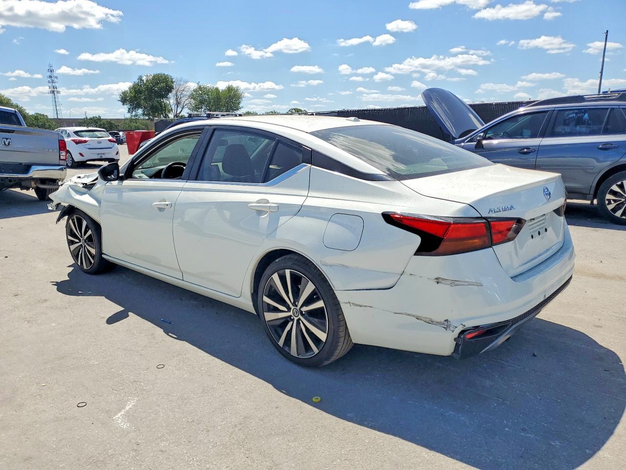 Nissan Altima Sr