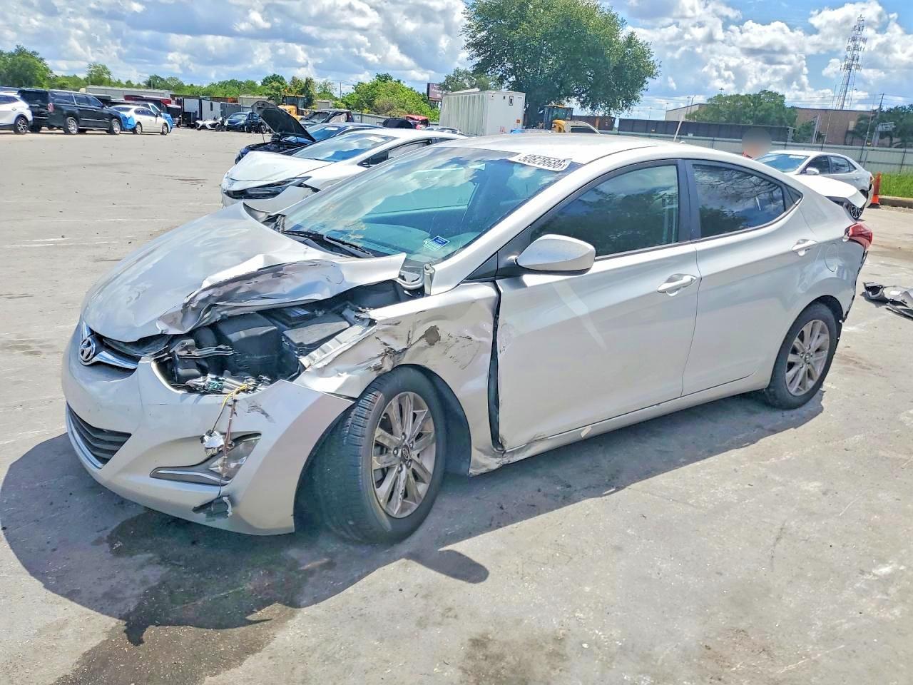 Salvage Hyundai ELANTRA Image