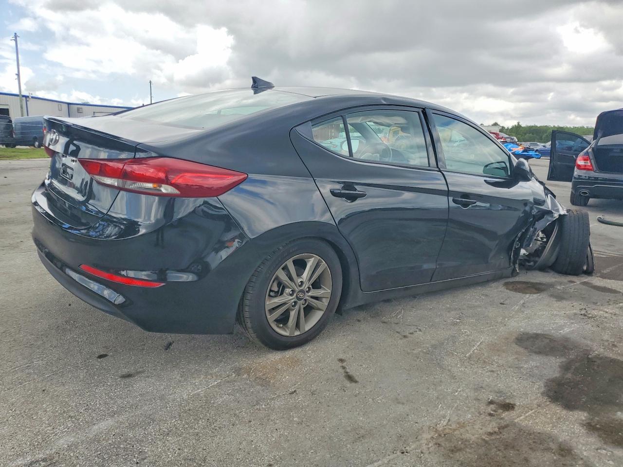 Hyundai ELANTRA Value Edition
