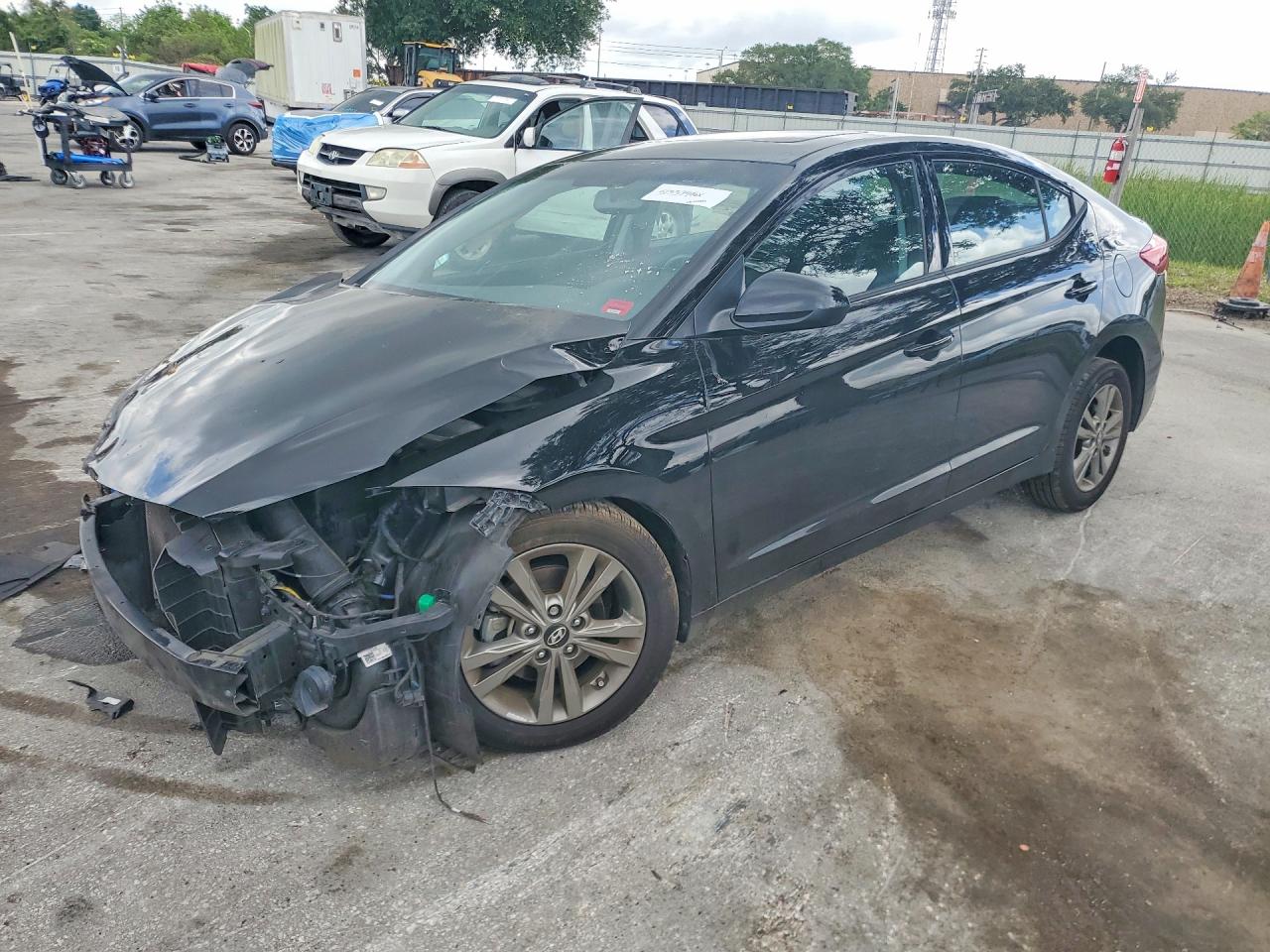 Salvage Hyundai ELANTRA Image