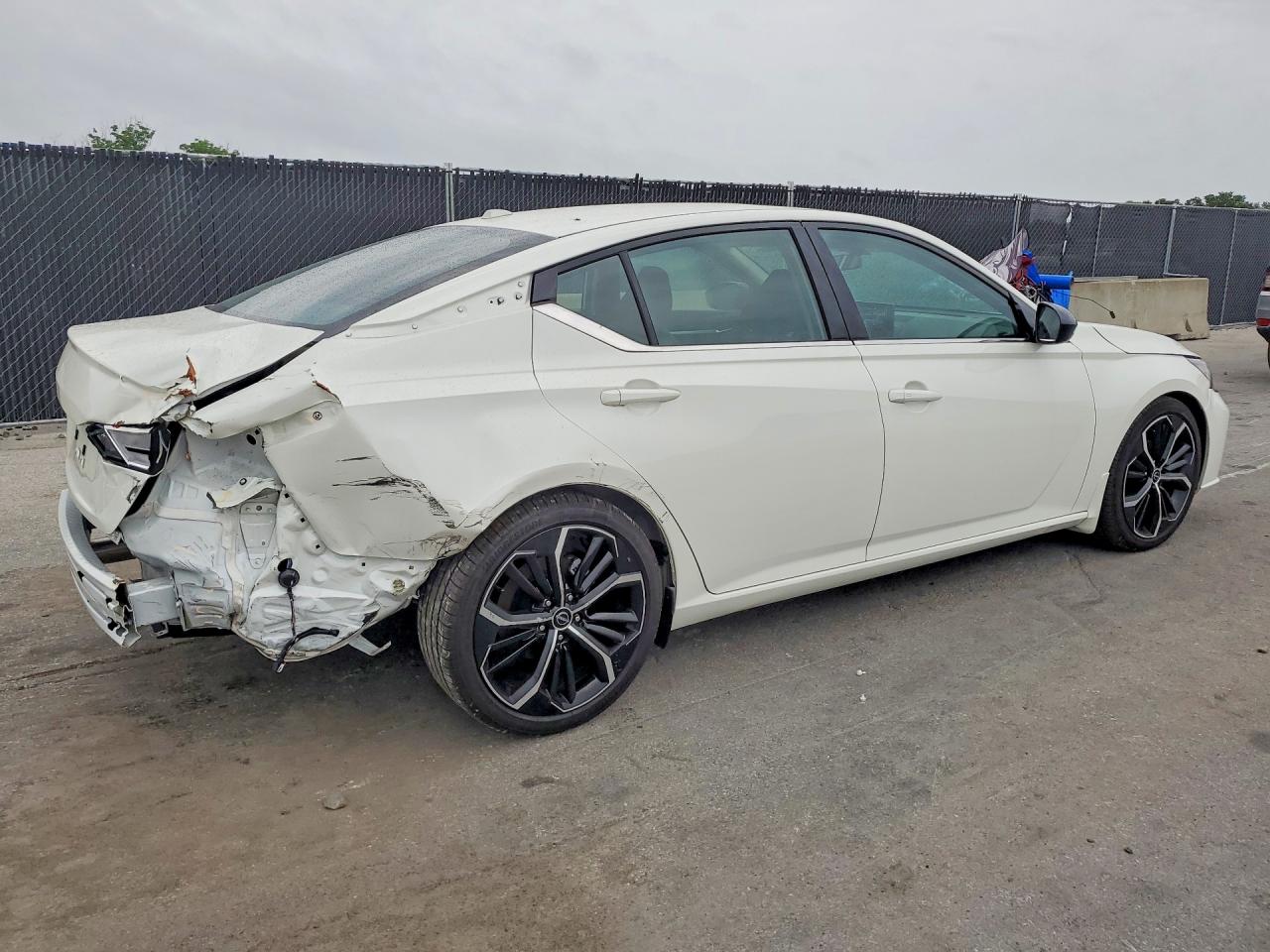 Nissan Altima Sr