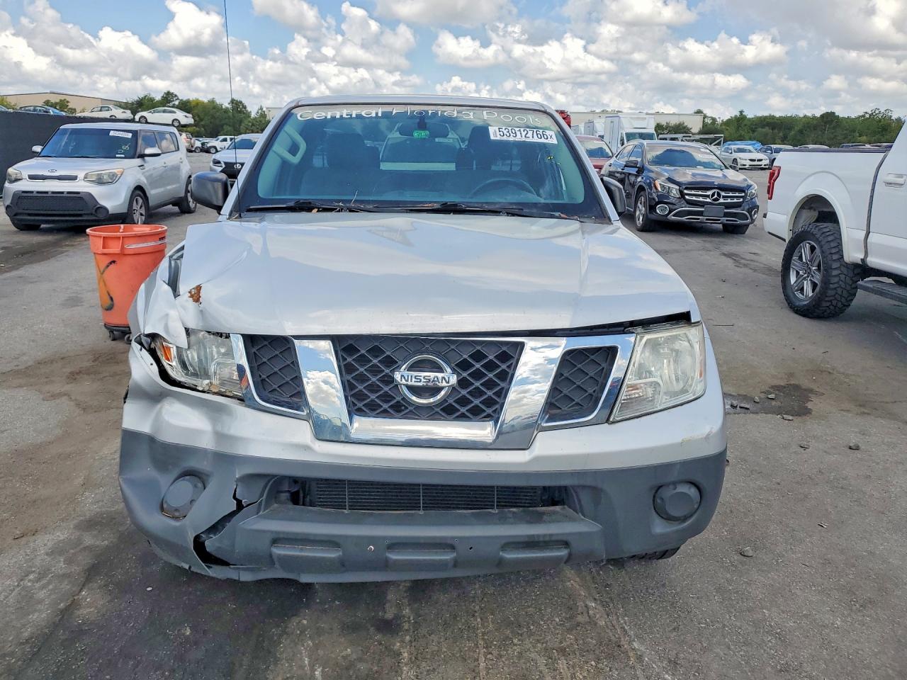 Nissan Frontier S