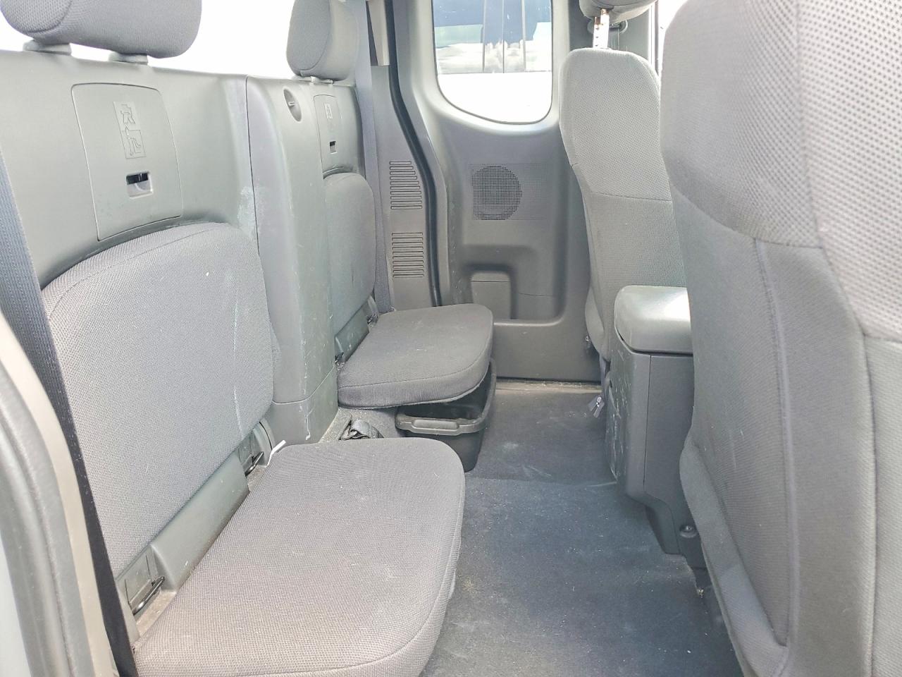 Nissan Frontier S