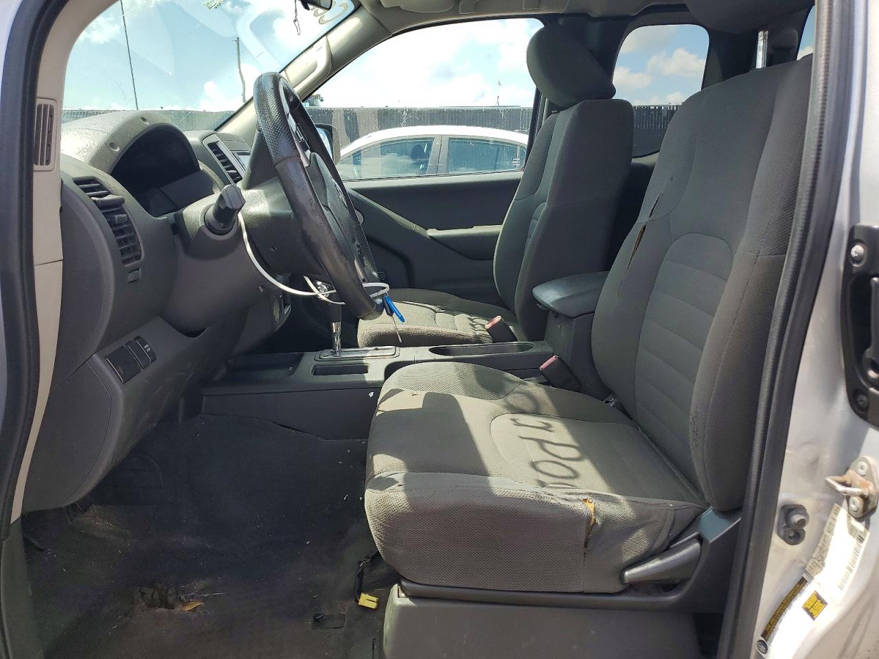 Nissan Frontier S