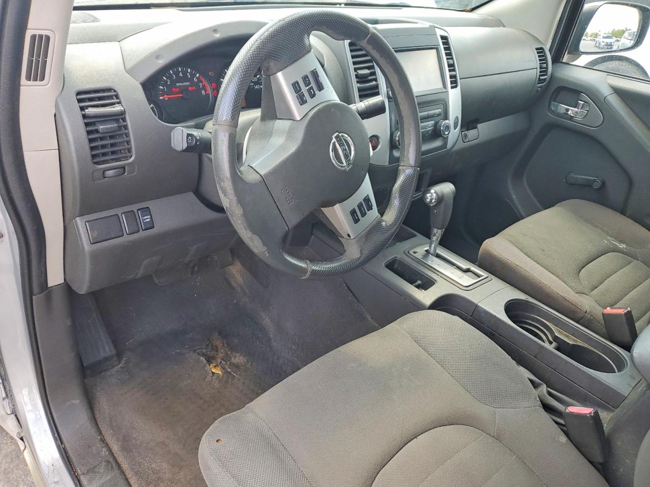 Nissan Frontier S
