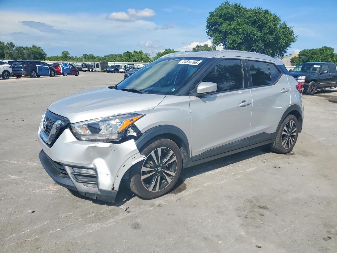 Salvage Nissan Kicks Image