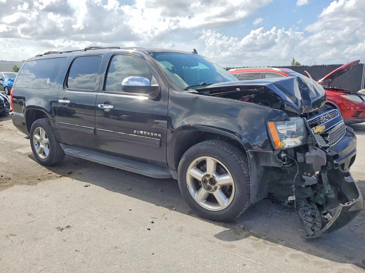 Chevrolet Suburban C1500 Lt