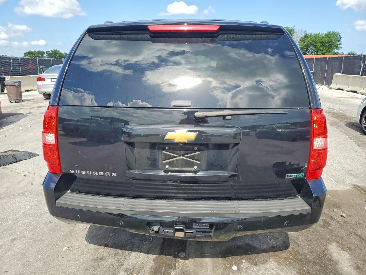Chevrolet Suburban C1500 Lt