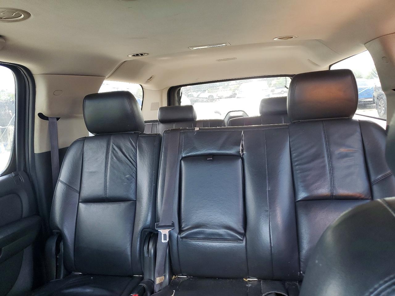 Chevrolet Suburban C1500 Lt