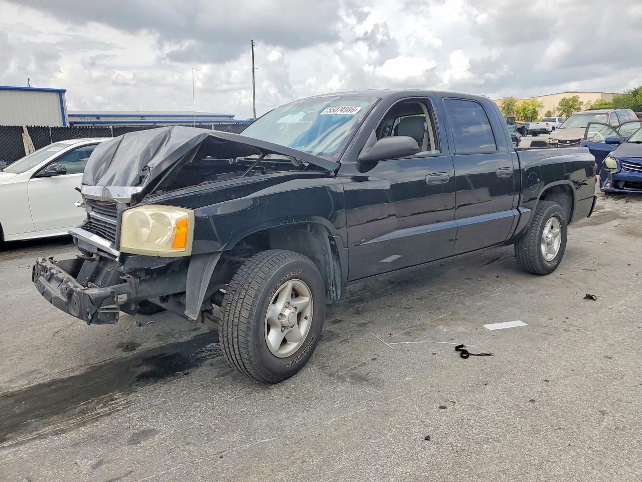 Salvage Dodge Dakota Image