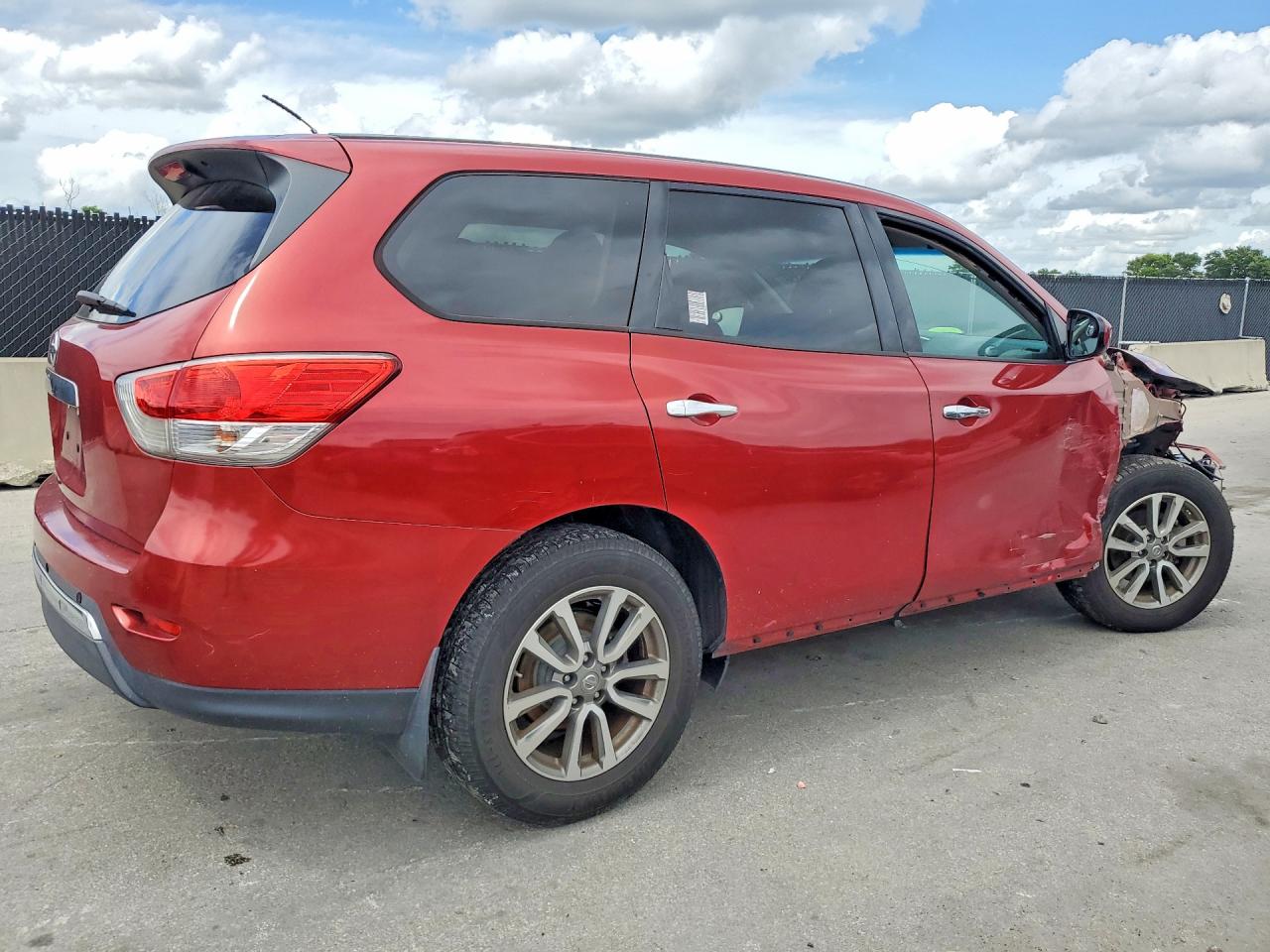 Nissan Pathfinder S