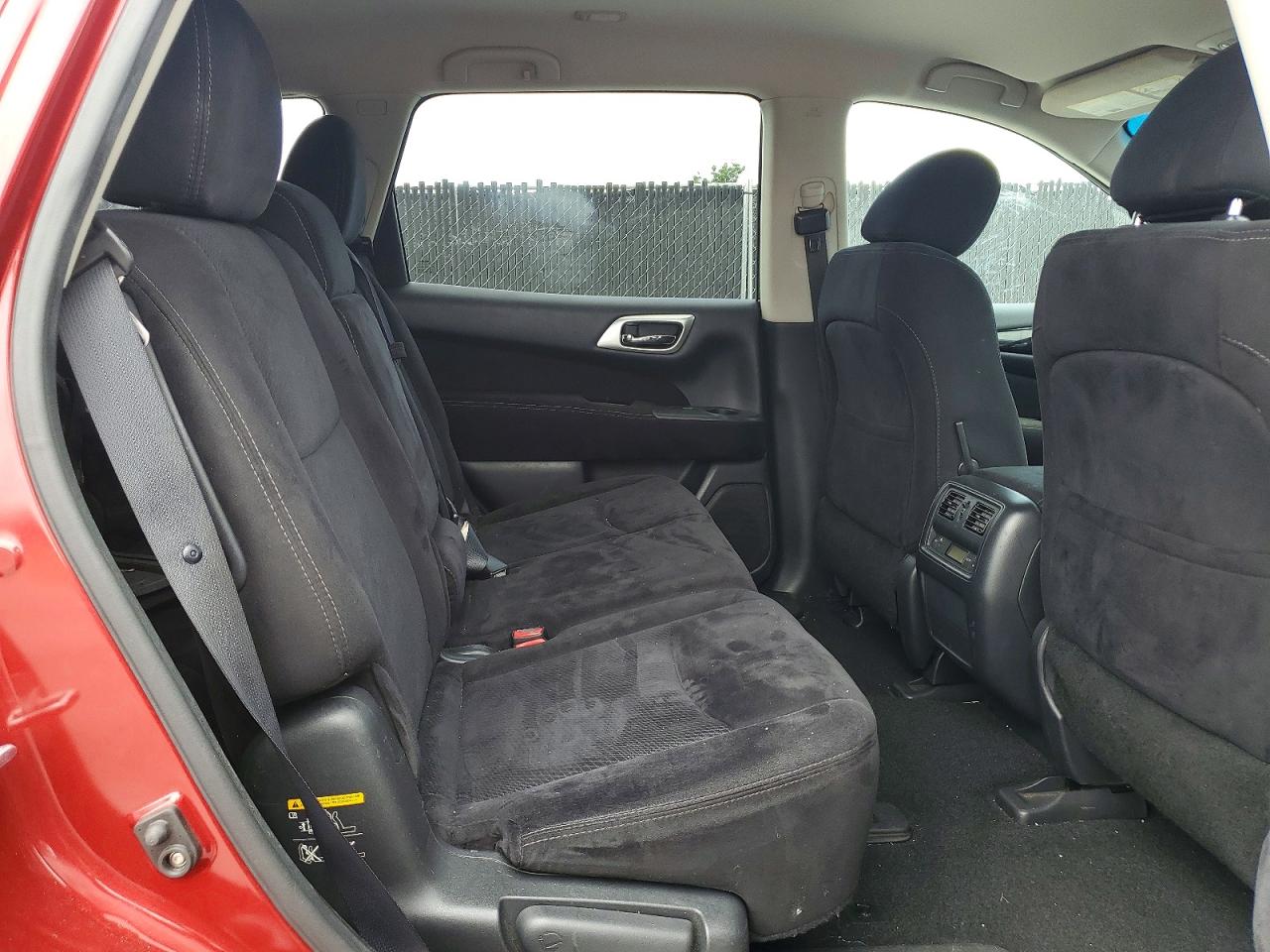 Nissan Pathfinder S