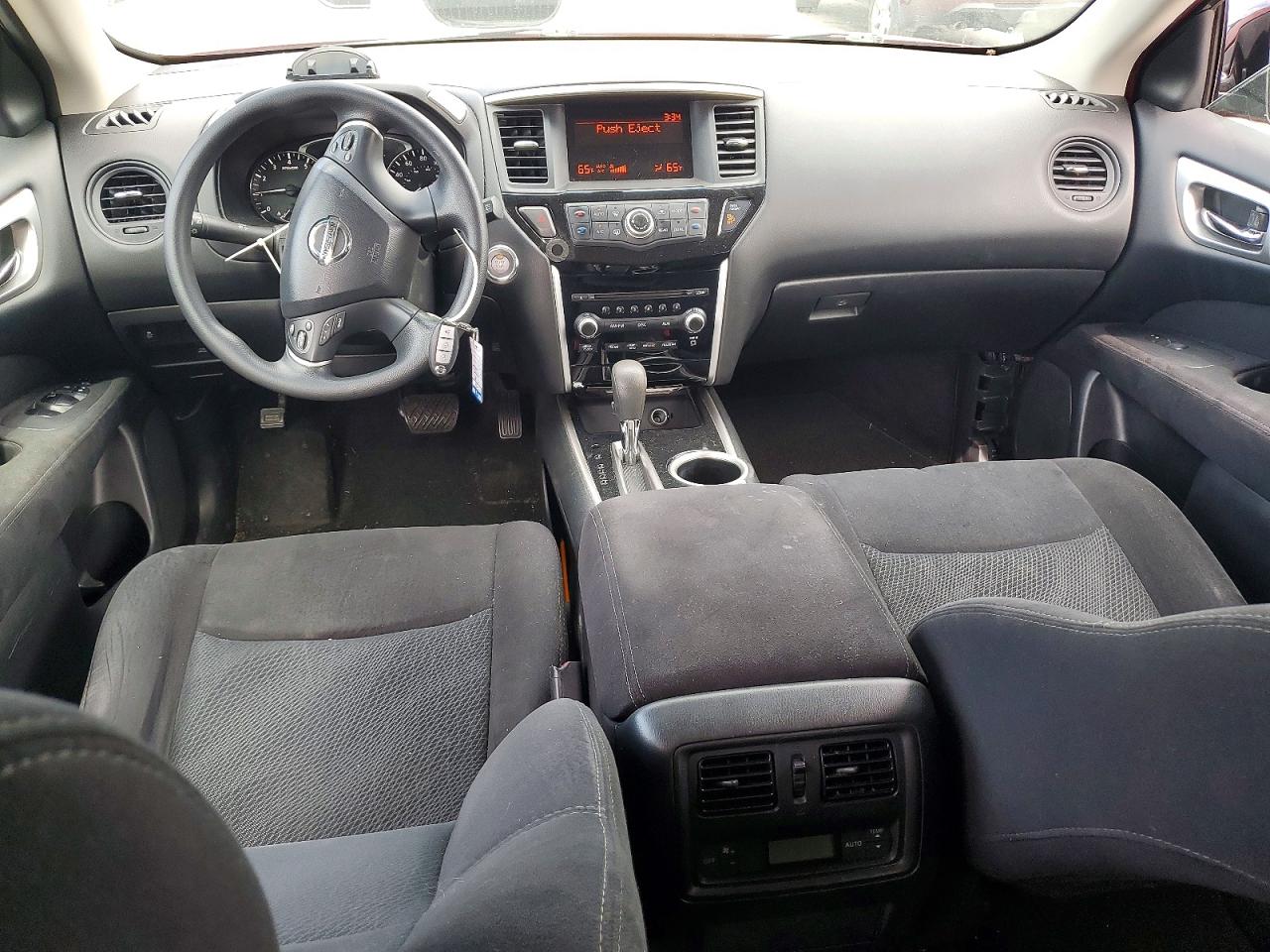 Nissan Pathfinder S