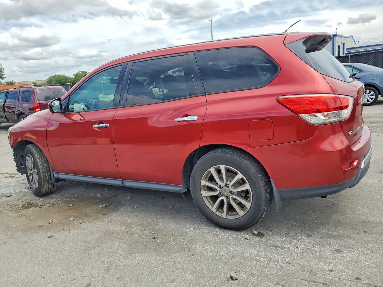 Nissan Pathfinder S