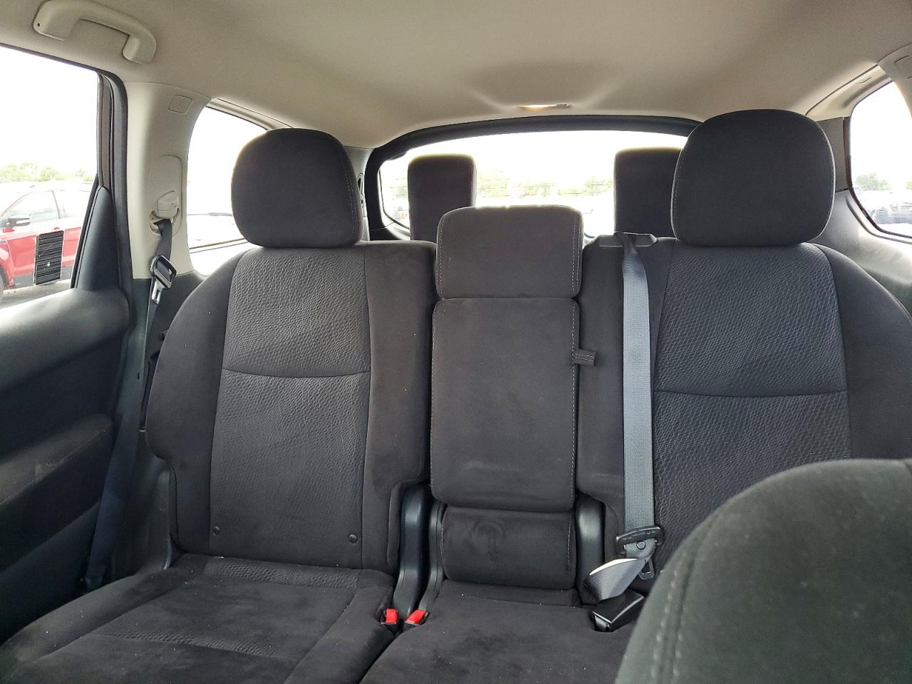 Nissan Pathfinder S