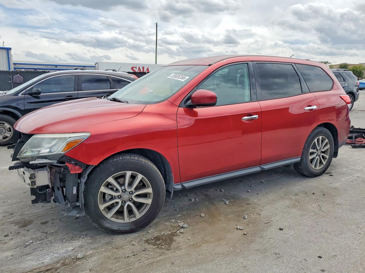 Salvage Nissan Pathfinder Image