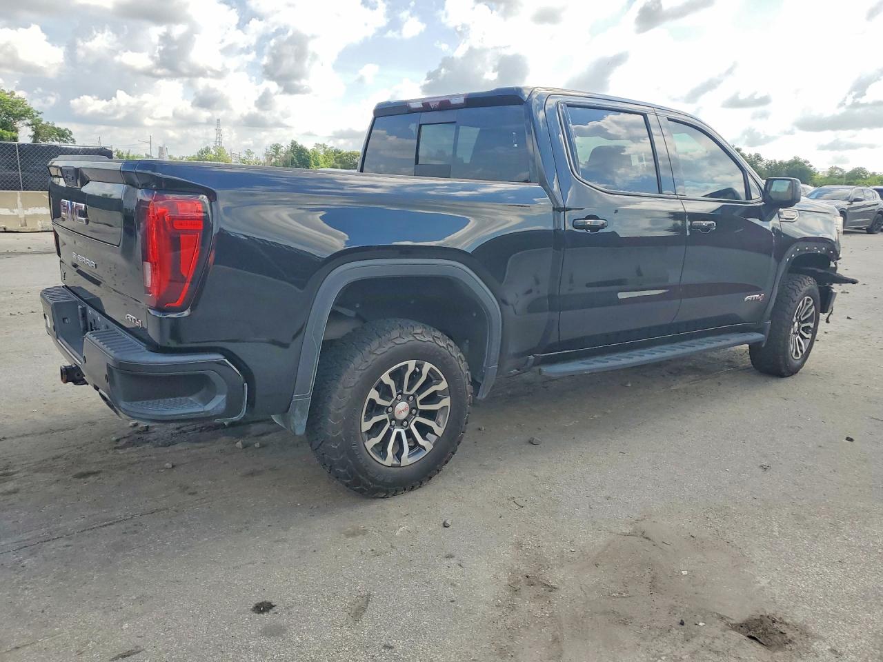 GMC Sierra K1500 At4