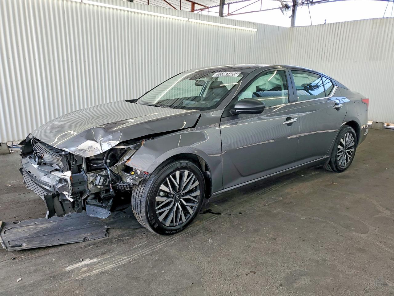 Salvage Nissan Altima Image