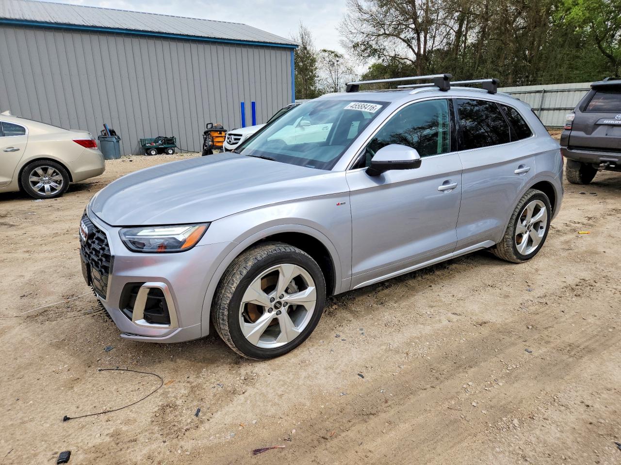 Salvage Audi Q5 Image
