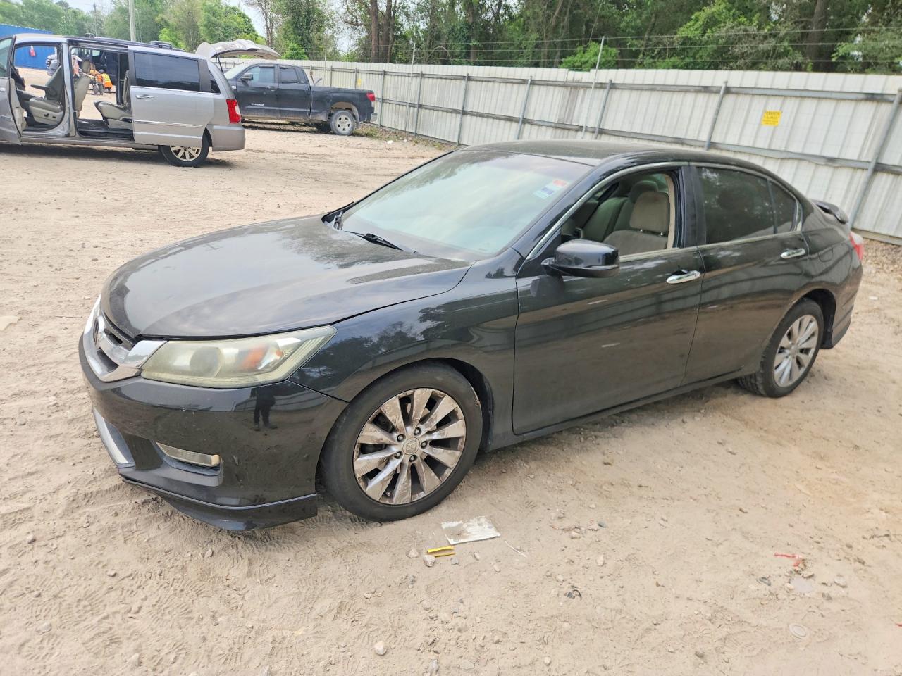 Salvage Honda Accord Image
