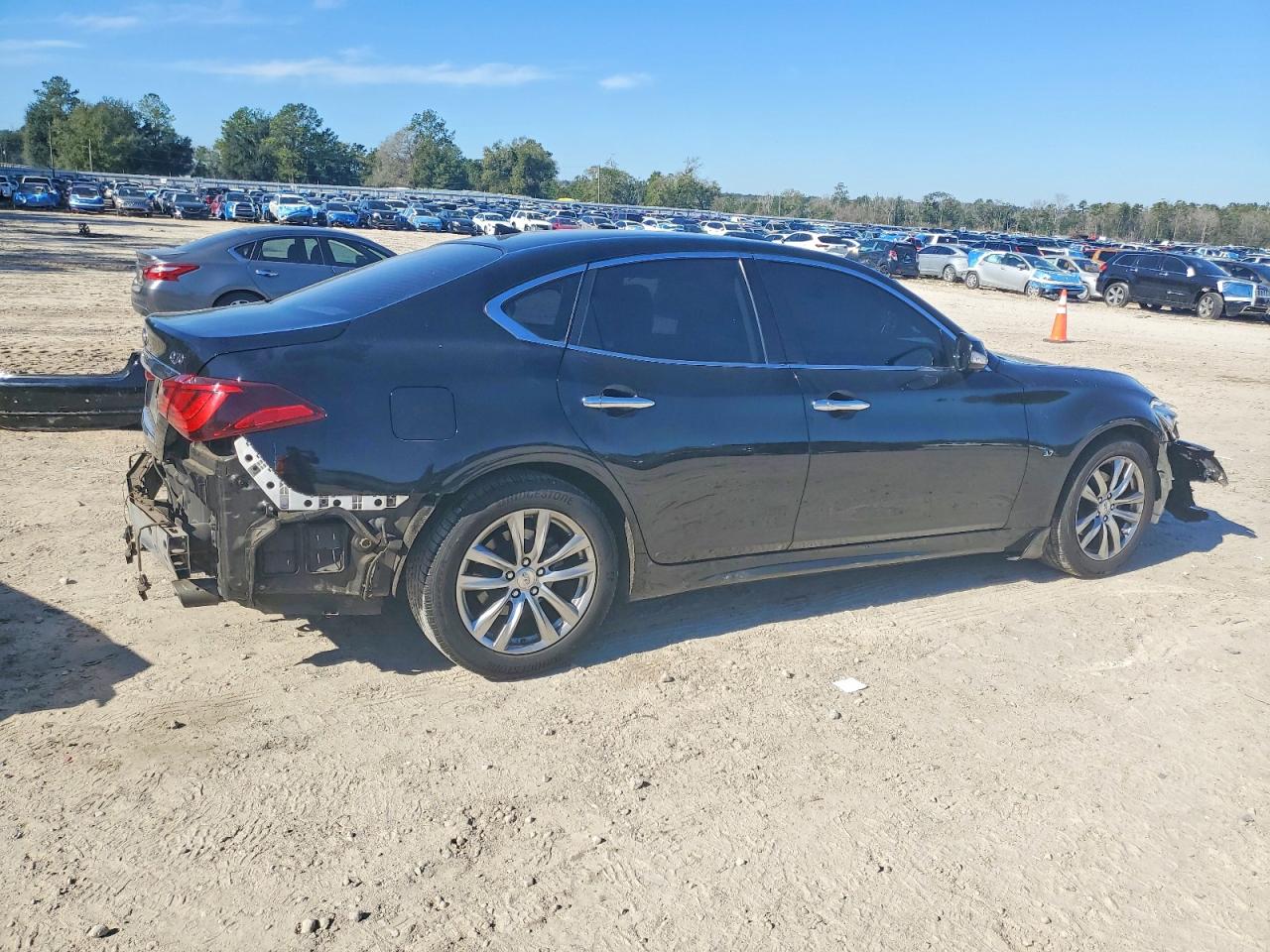 INFINITI Q70 3.7 Luxe