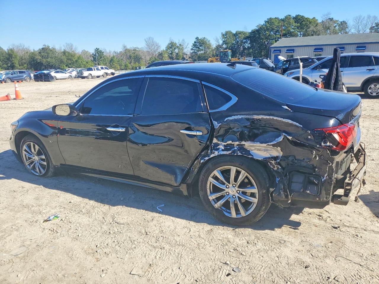 INFINITI Q70 3.7 Luxe