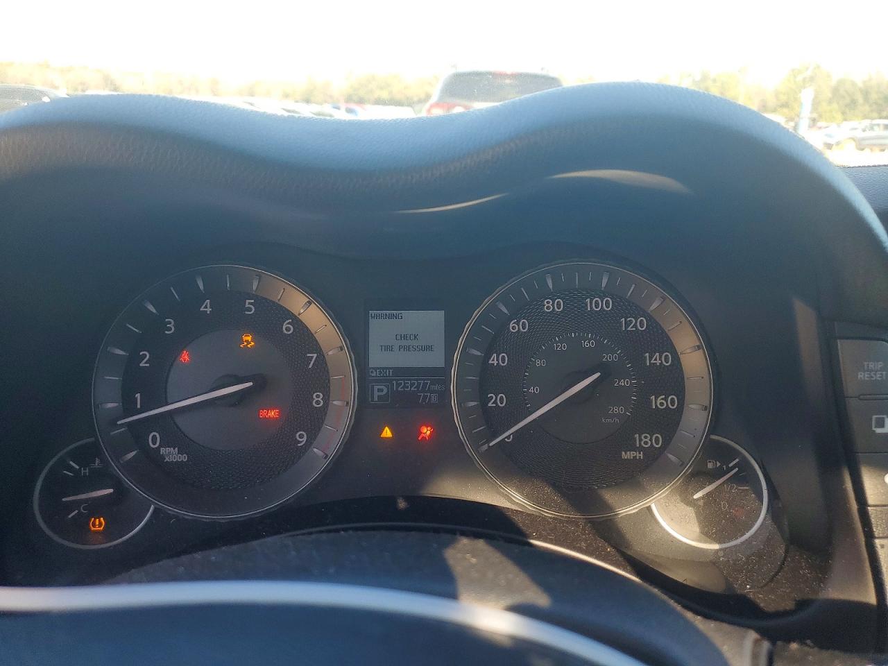 INFINITI Q70 3.7 Luxe