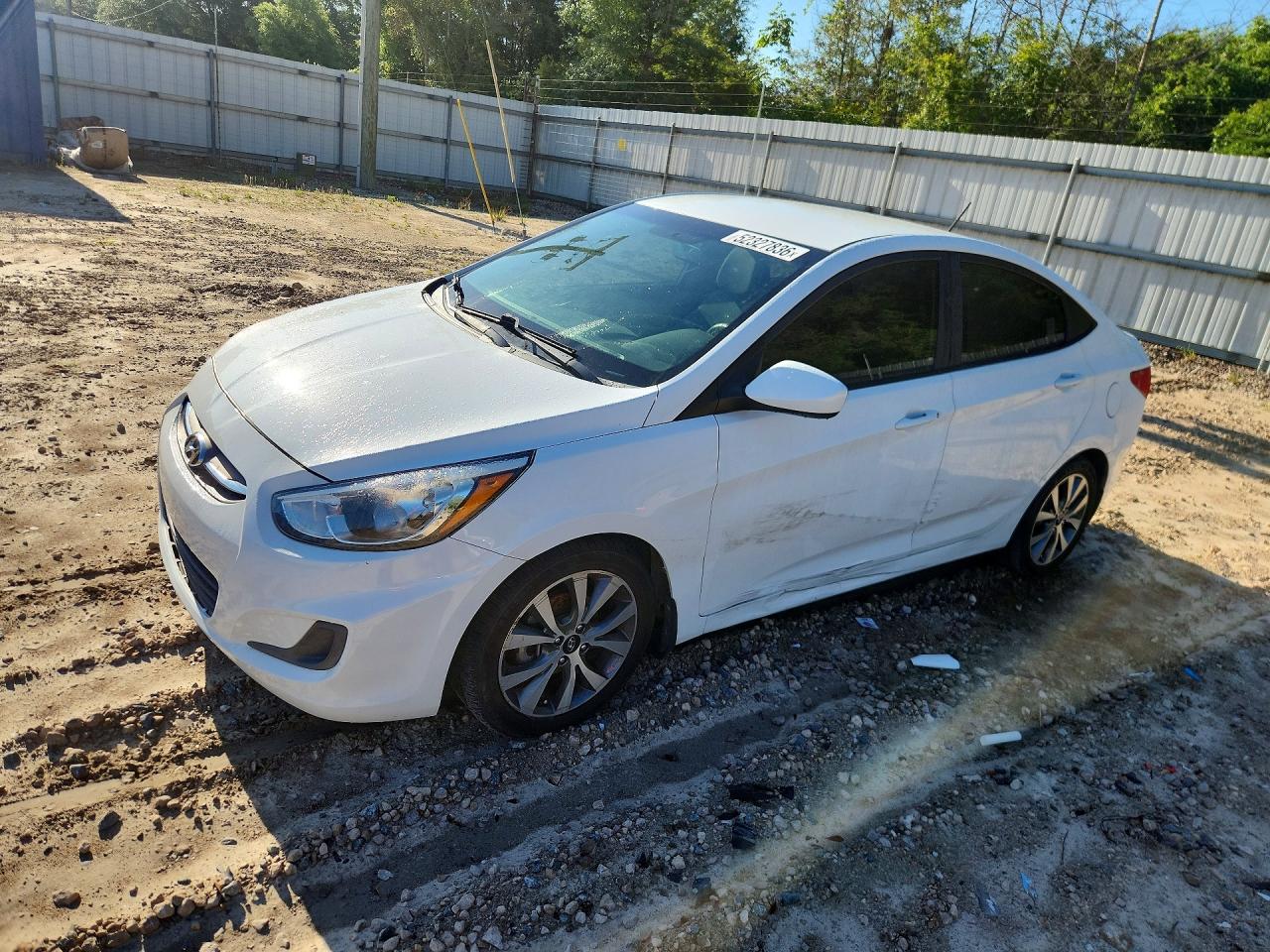 Salvage Hyundai ACCENT Image