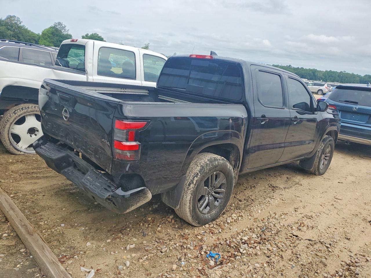 Nissan Frontier Sv