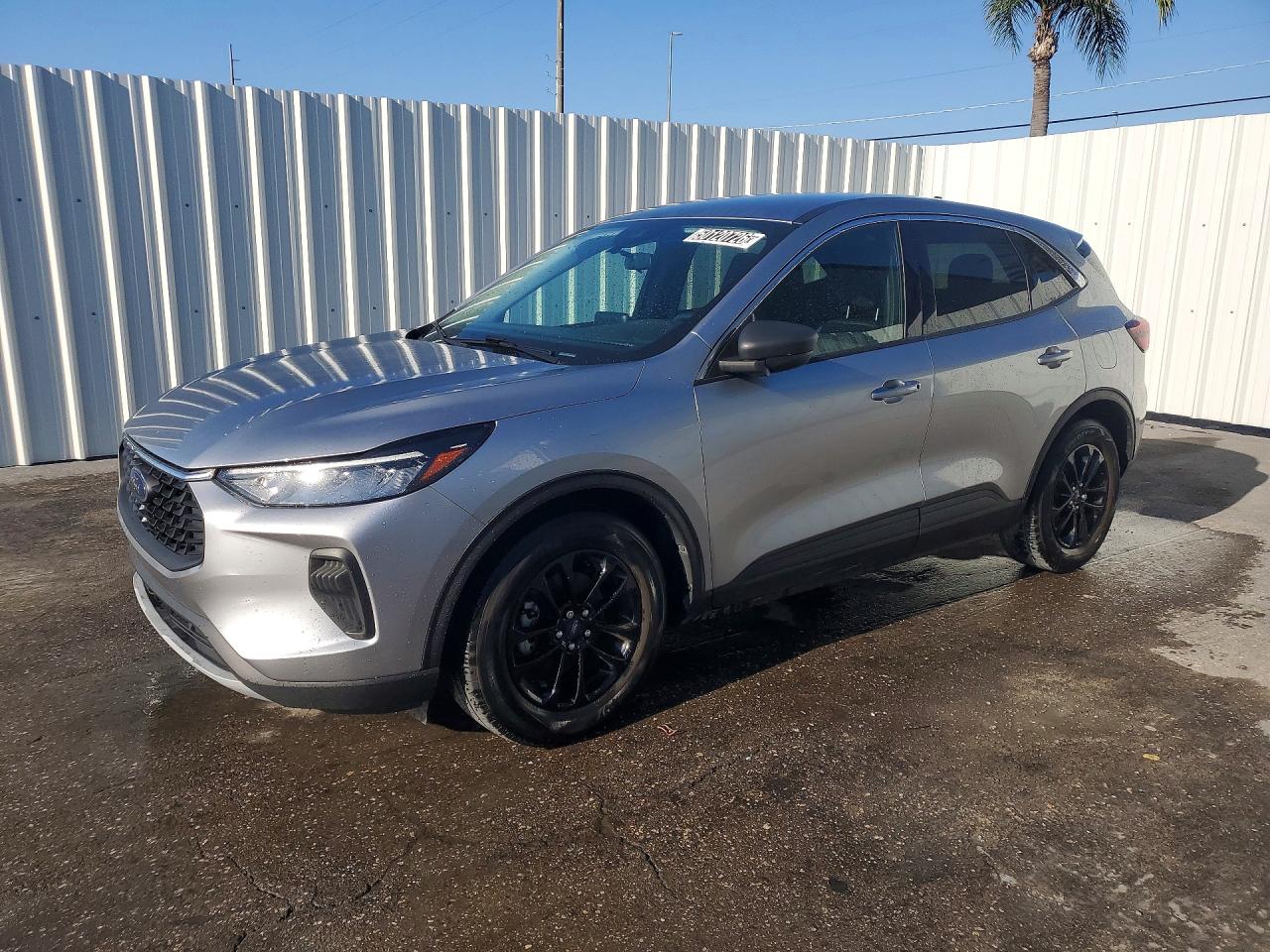 Salvage Ford Escape Image