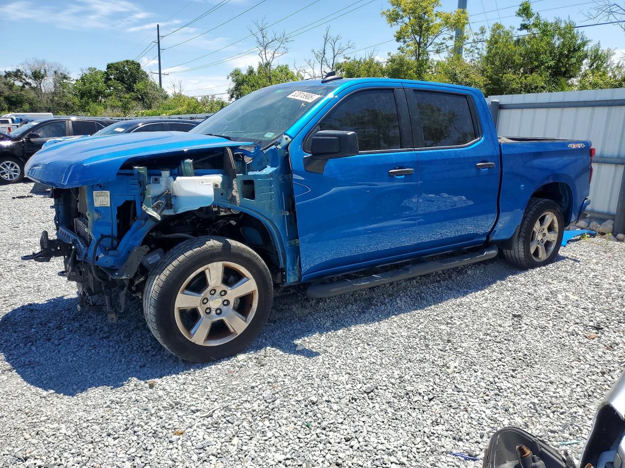 Salvage Chevrolet Silverado Image