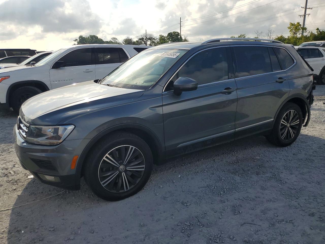 Salvage Volkswagen Tiguan Image