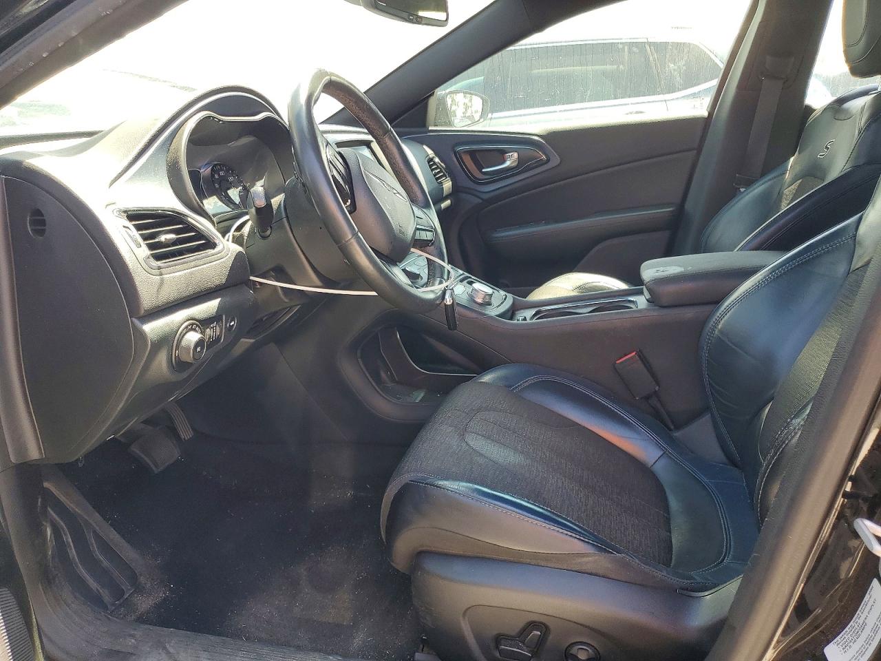 Chrysler 200 S