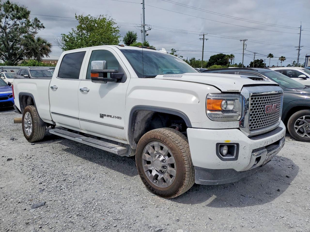 GMC Sierra K2500 Denali
